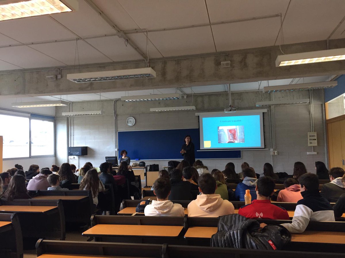 PortUIB's tweet photo. Obrim el campus de la @UIBuniversitat 🎉
130 alumnes de @iesmossen participen a diferents tallers: @DOIP_UIB @epsuib #DemoLabUIB i conèixen el campus universitari i els estudis de grau
https://t.co/XbnLXP50fL https://t.co/IZclwrQOfN