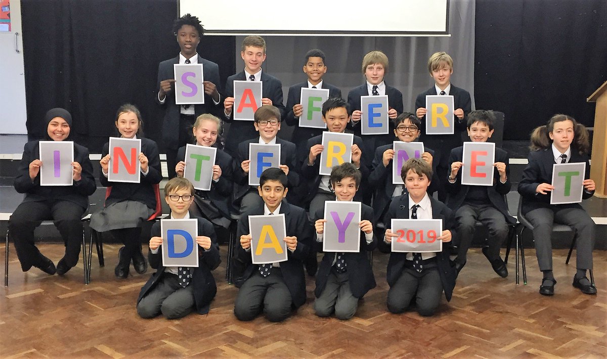 ffynonehouse's tweet photo. We've got lots of activities planned at school today to help us learn to be safer online as part of #SaferInternetDay #SID2019 https://t.co/E1umwUVkzy