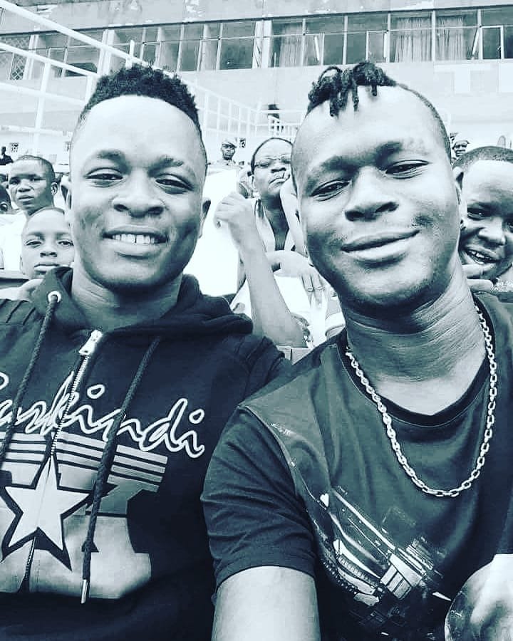 LifeMagazine_CI's tweet photo. Quand 2 ambassadeurs de la musique burkinabée🇧🇫 se croisent...
#burkinapissanci #imilo #floby https://t.co/d2r9kX9l17