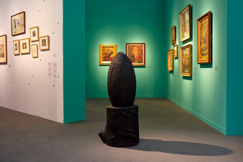 LondonArtFair's tweet photo. London Art Fair's Museum Partner this year was @TownerGallery and was kindly sponsored by @TMLighting, which is the UK’s leading art lighting specialist, manufacturing exceptional lights for the art market.
#londonartfair #townergallery #tmlighting https://t.co/xoV6ppLA8E