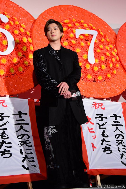 mn_enta's tweet photo. 新田真剣佑、初対面の人にはハグ! 高杉真宙に提案＆北村匠海との思い出語る（写真21枚）
 
@shinitai12movie #十二人の死にたい子どもたち #新田真剣佑

 https://t.co/AwTFGtdXCH https://t.co/LxXM0A4sjX