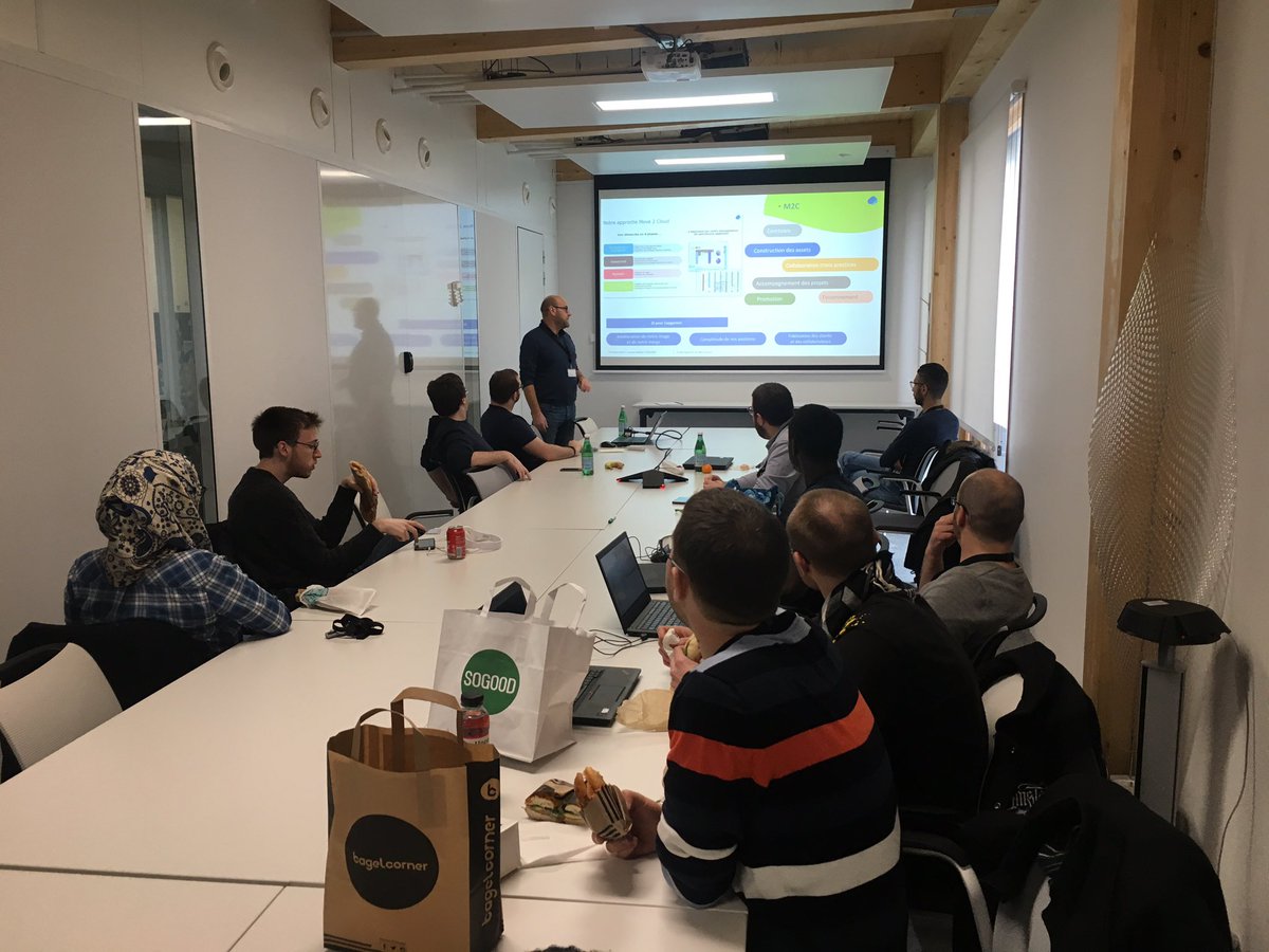 EricVidalPro's tweet photo. BBL #Move2Cloud chez @capgeminifrance à Lille par @m_soetaert https://t.co/GaS3jBgeSg