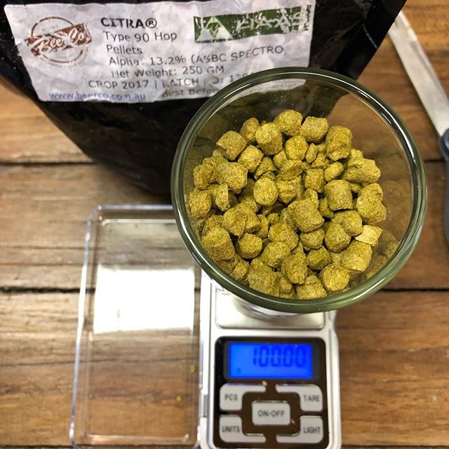BoxHeadBrewing's tweet photo. Dry hoping.
.
.
.
#ettalong #whycantwealljustettalong #peninsulacraftbrewers #homebrew #homebrewing #homebrewingonly #craftbeer #brewer #brewing #beer #allgrain #madewithlove #handmadebeer #handcraftedbeer https://t.co/Ra7J7oKZeG