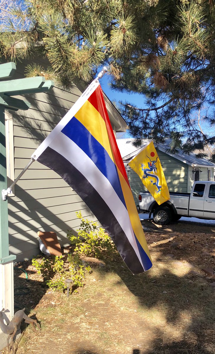 EastColfaxNBHD's tweet photo. Flag of the Day - Five Races Under One Union Flag - China 🇨🇳
Happy Chinese New Year! We are flying both the Qing Dynasty dragon flag that was used from 1889 and the Five Races Under One Union flag, flown from 1912. #China #FlagsOfChina #FiveRacesFlag #FlagsOverDenver https://t.co/5H22l1m010