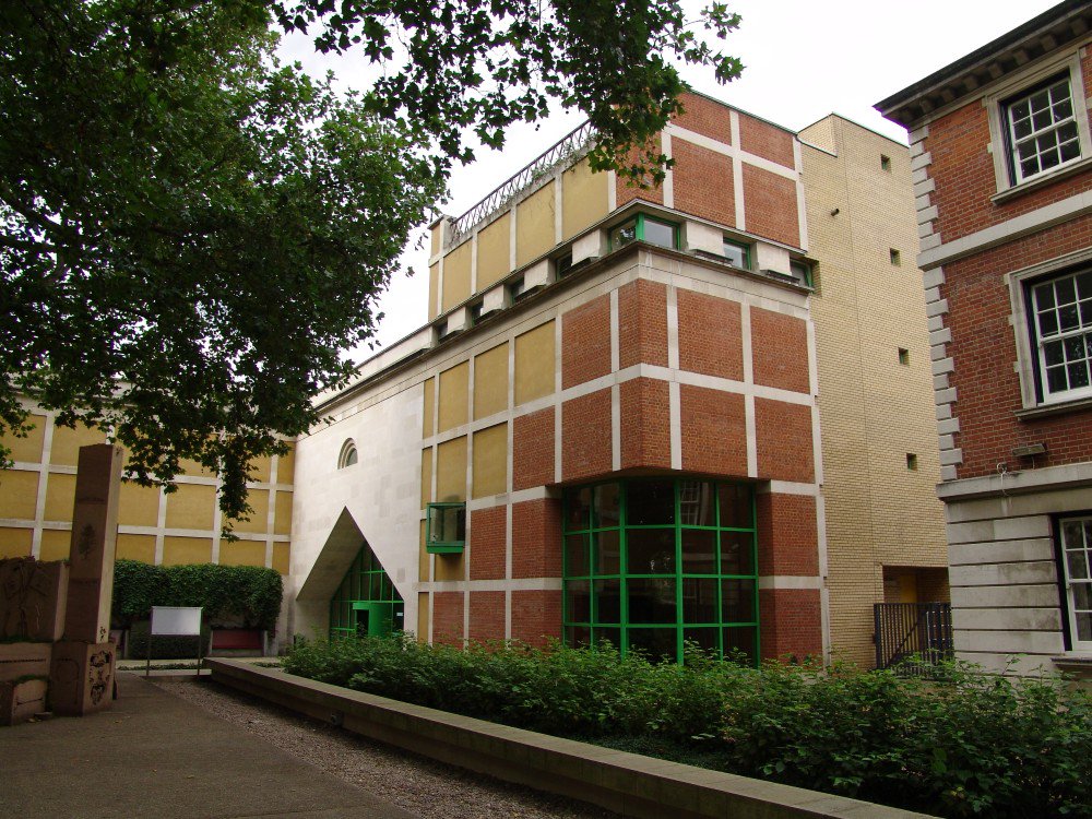 Seearch_'s tweet photo. Clore Gallery for the Turner Collection. London, United Kingdom. James Stirling 1980-86 #arquitectura #seearch #architecture #cloreGallery #TurnerCollection #JamesStirling #LondonArchitecture #London @tatebritain https://t.co/b1C2AVEO88