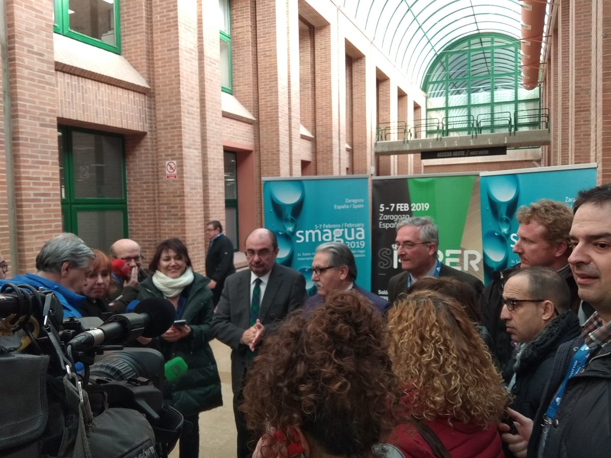 El presidente de Aragón y el presidente de Feria de Zaragoza atienden a los medios de comunicación en la inauguración de #Smagua2019 y #Spaper2019