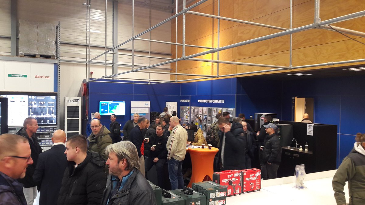 KeesOosterwijk's tweet photo. Klaar om met klanten van de #bouwmaat mee te gaan naar de bouwbeurs https://t.co/2Nxdl1Z1aI