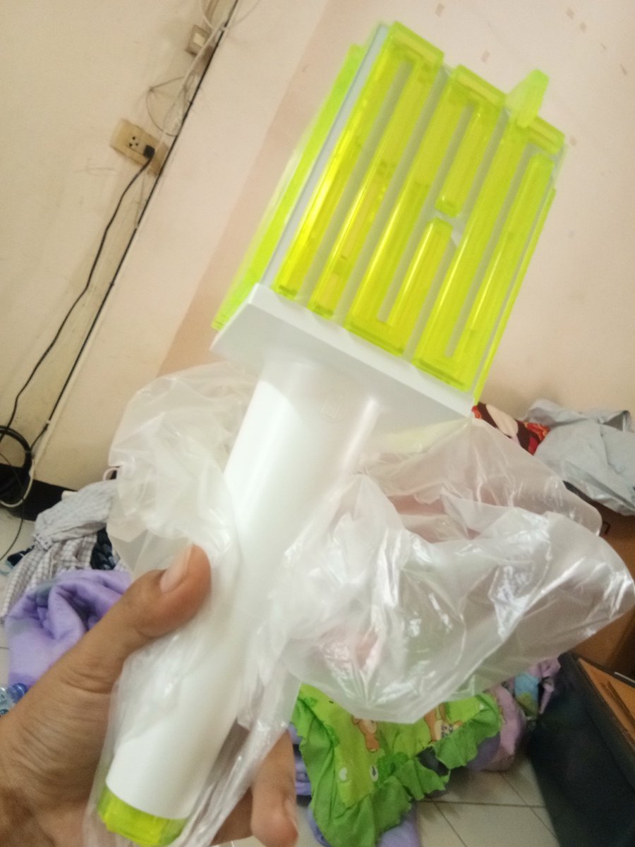 dotdotdotdot_e's tweet photo. แท่งไฟ NCT จ้าา เตรียมจัดส่ง😎😎😎 https://t.co/PBe6dc3PVe