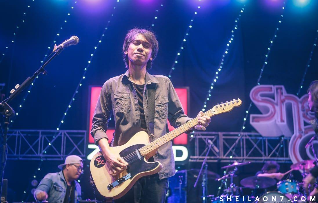 sheilaon7's tweet photo. "https://t.co/u4iCIQOkEL Concert" GOR Lembu Peteng Tulungagung. Minggu, 3 Februari 2019.

#sheilaon7 #sheilaon7day #sheilagank #so7tulungagung #so7jatim #SheilaonFebruary #LAzoneid #Concert #BedaItuKita #Tulungagung https://t.co/XN8UHNPFRE