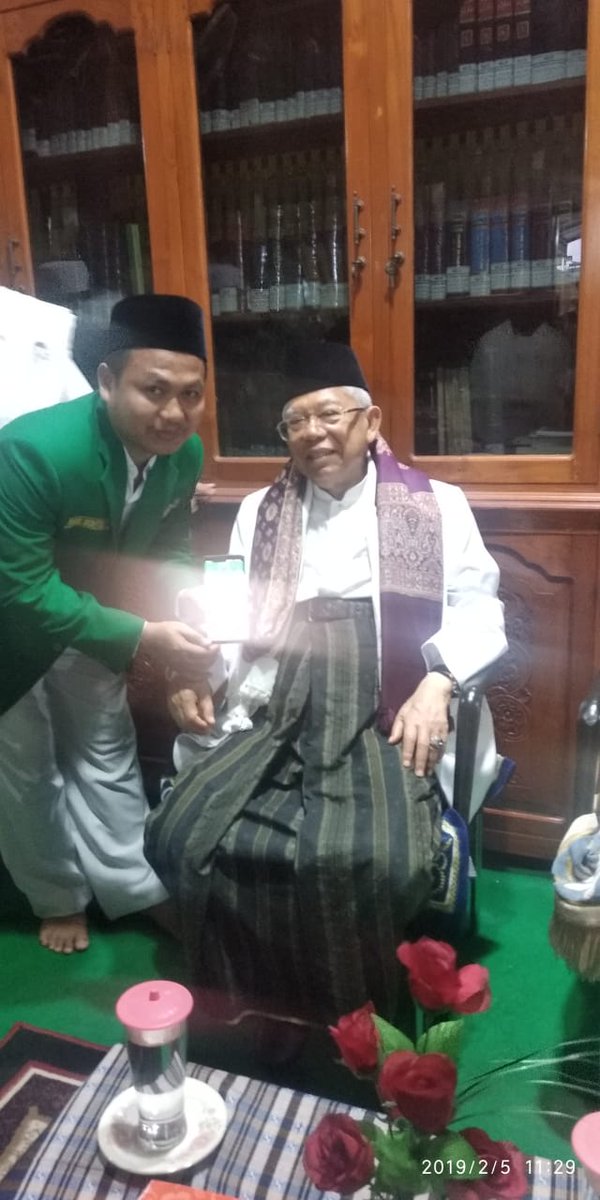 AnsorPay's tweet photo. #KoinDigitalAnsorBanser 
#YukPakaiAnsorPayBanserPay 
Kebanggaan bagi Ketum PC @nurulMuttaqin17 memperkenalkan platform @AnsorPay dan @BanserPay kepada Mustasyar PBNU Prof. DR. (HC) KH. @KHMarufAmin_ di PP. Alhidayat Krasak, Guntur Demak.
@iskandar_moh @mamans7880 @UntungAli https://t.co/95NvonmTmz
