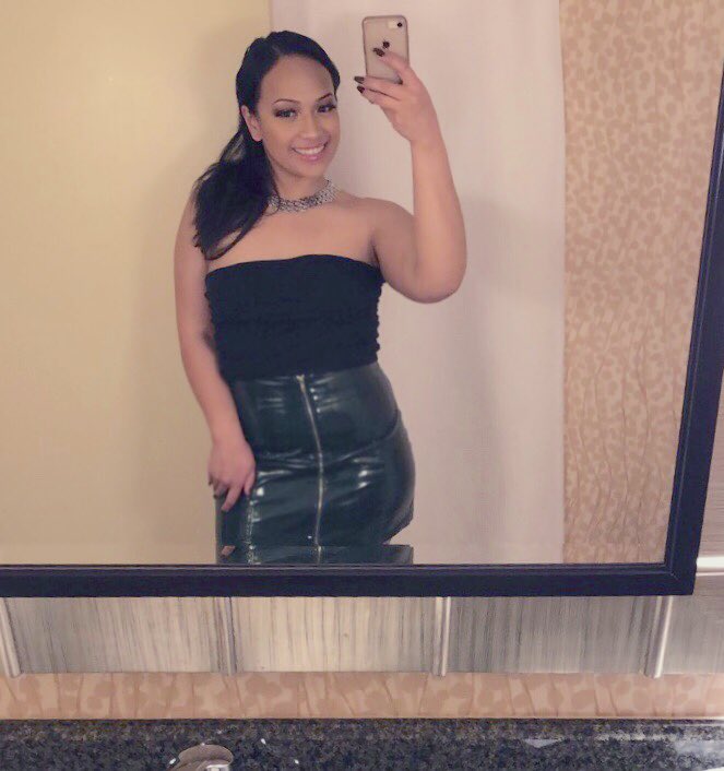 LiteaA's tweet photo. Kii pose kiai 😂✌️🥰 #BlessedAndGrateful #blessedwithanotheryear #AquariusSeason #bdayweekend #2019mood https://t.co/udU9dUTGGy