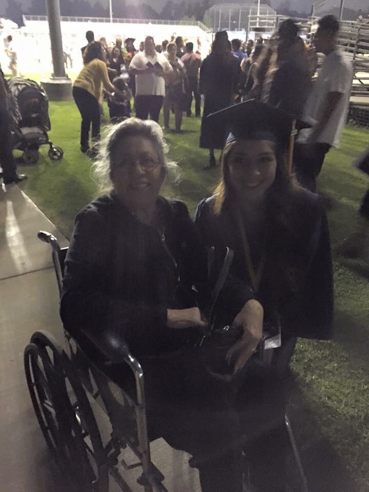 melissaaheartss's tweet photo. It’s been almost a month.... and I still can’t believe she’s gone.. I couldnt be more thankful for every single second I got to spend with her. 💛 https://t.co/epjpIZCIPV