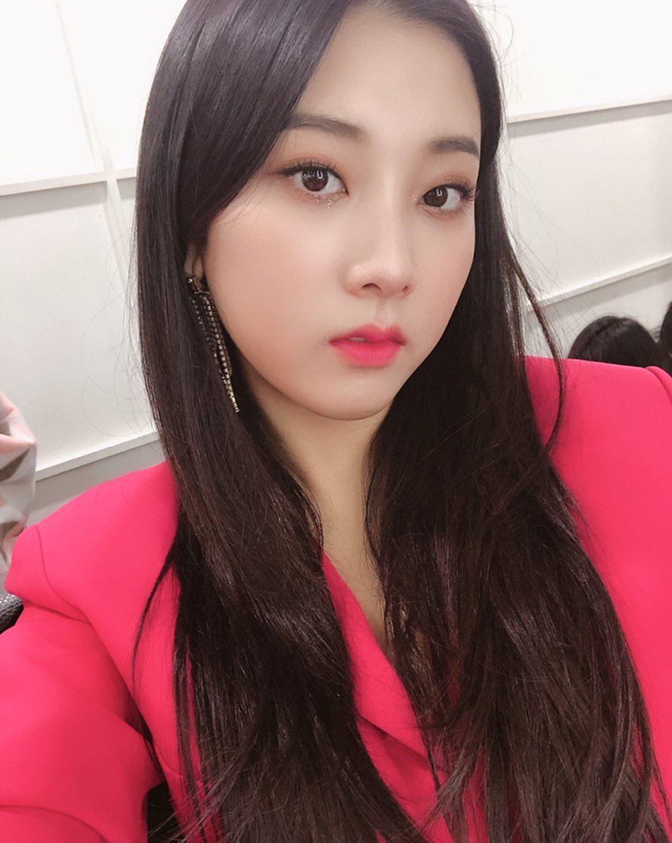 clczonetr's tweet photo. [190205] Instagram - Seungyeon 
"Mutlu Lunar Yeni Yılı" https://t.co/WXQqlR1QPd