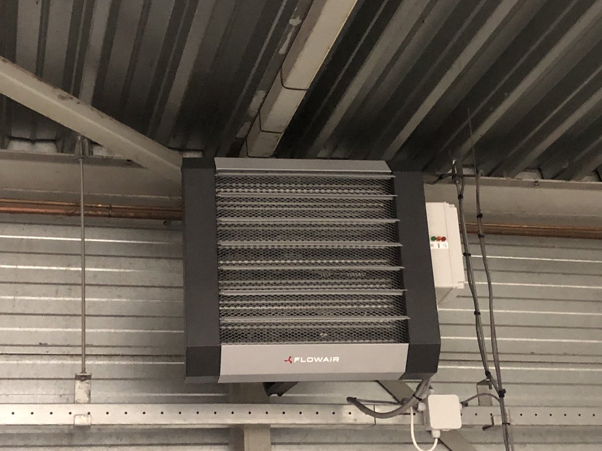 Dockmarks's tweet image. Met de plaatsing van 84 #zonnepanelen en de vervanging van gas gestookte verw. voor elektrische verw. in onze werkplaats hebben we ons gasverbr. met ca. 70% terug gebracht en zijn we 100% zelfvoorzienend in onze elektriciteit behoefte. #duurzaam #investering #groen #milieubewust