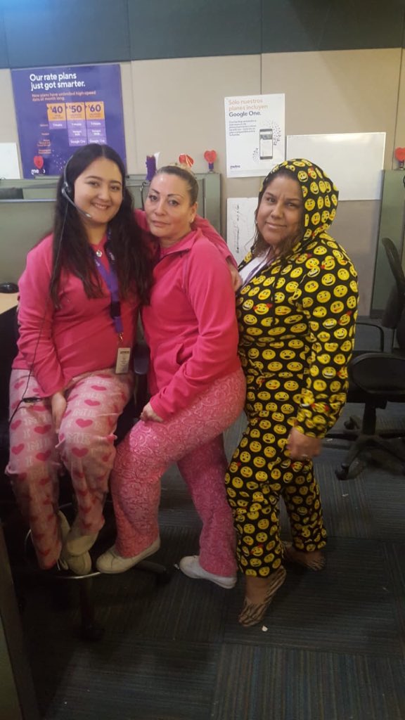 Marthagd_mxcli's tweet photo. Love my Job and love when they plan at my site to be Pijama day!! Woop woop!! #Comfort #Pjs #Relax #PurleLife https://t.co/KebqrhhnVJ