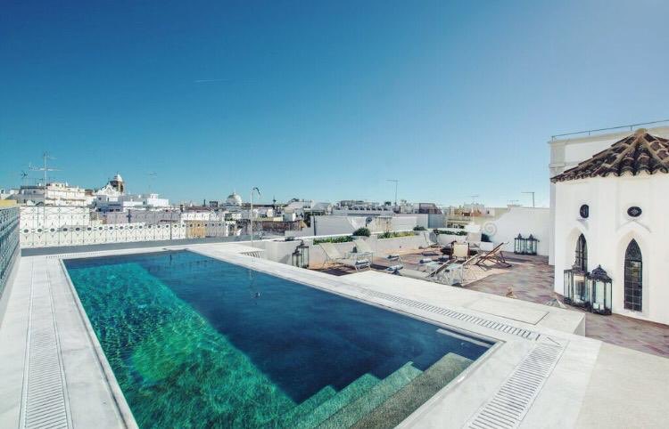 distewart79's tweet photo. BLOOM Retreat in ☀️ Portugal at this stunning house with @lucyvicjackson 
Dates: 3-9 April 2019
Location: @CasaFuzetta 
Price: only 2 twins left! £989 each (one place for £739! )
Includes: morning yoga flow by the rooftop swimming pool, brunch, yin yoga 🧘‍♀️ beach 🏖 10 mins walk! https://t.co/qFIX3oJmul