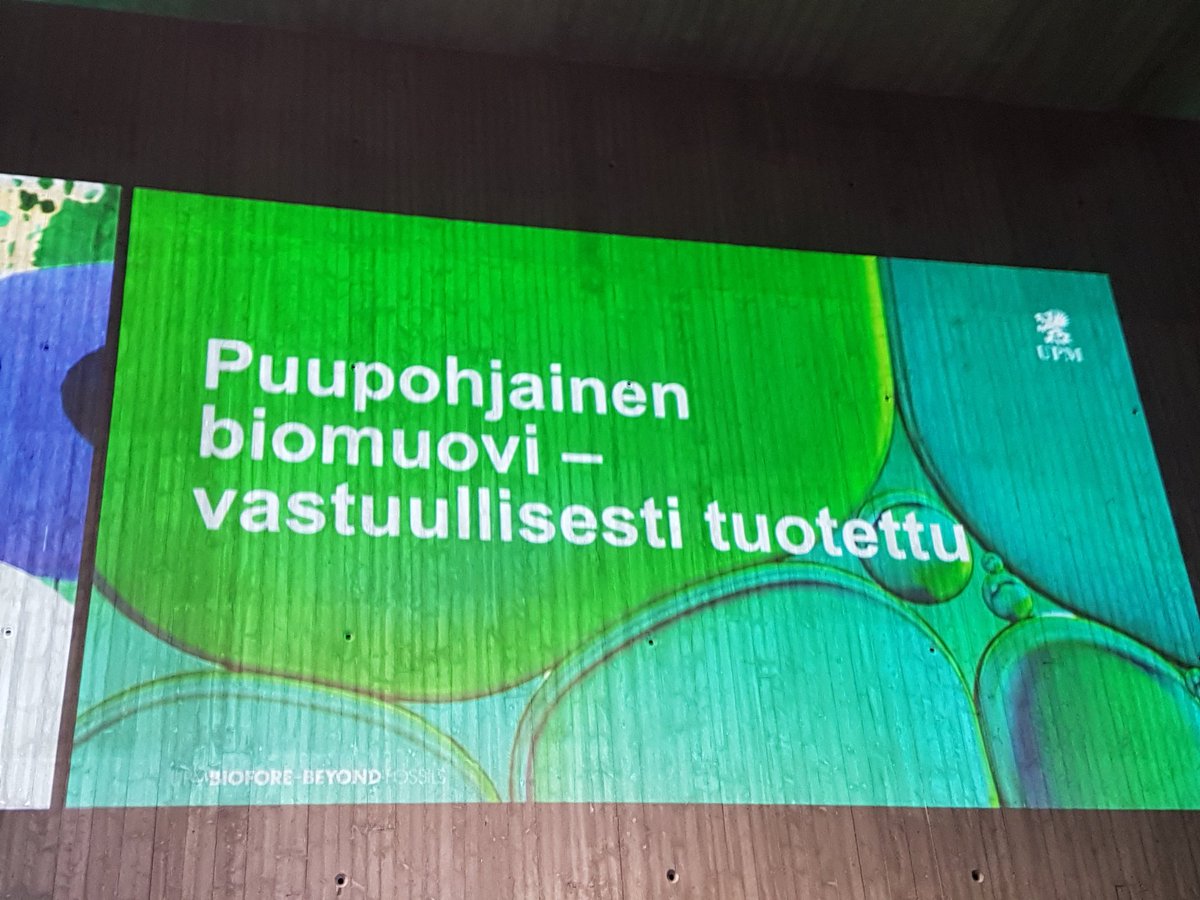 Prinsessablogit's tweet photo. Sari Manninen UPM: puun säilytysominaisuudet ovat yhtä hyvät kuin öljypohjaisen, fossiilisen muovin.

#vastuullisuus #kierrätettävätpakksukset #upm #arlasuomi https://t.co/Y21SVtwTrU