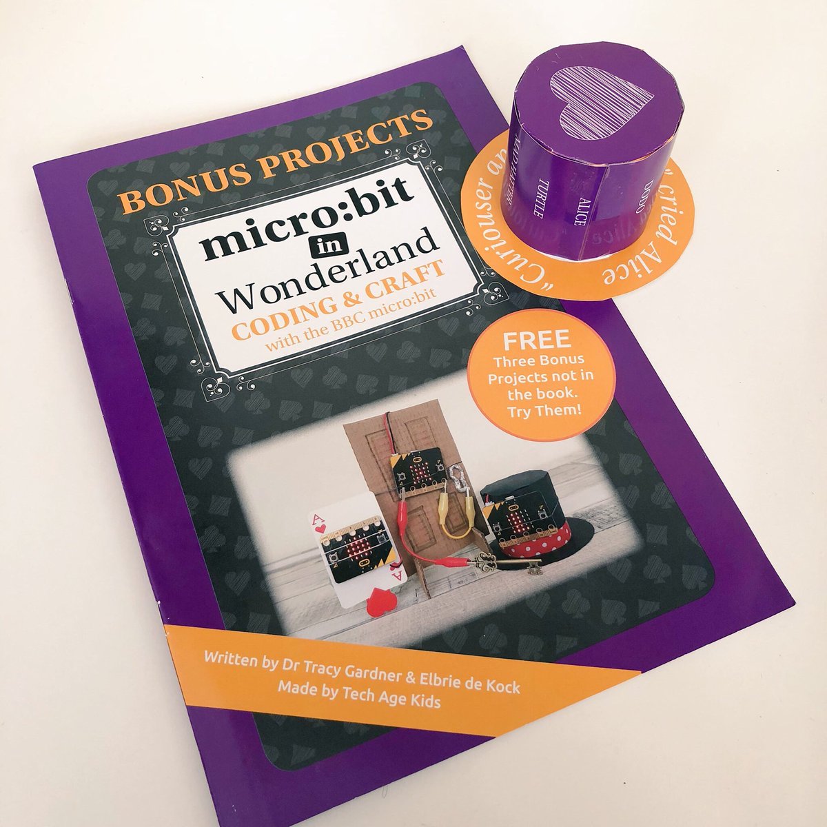 elbriedk's tweet photo. Today I'm introducing #Barclays pensioners to #coding with the #microbit using a familiar story #AliceinWonderland! Excited!! @jonesDE10 @microbit_edu @eagle_labs_bmth #techalice #babyboomers https://t.co/tR6nRTQZHv