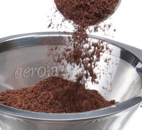 aerolatteHQ's tweet photo. The #aerolatte stainless steel #microfilter is acid etched with super fine 0.2mm holes for #maximumflavour! #coffeeconnoisseurs #coffee #roast https://t.co/joWwzEI3rf https://t.co/AsvMVd6dFS