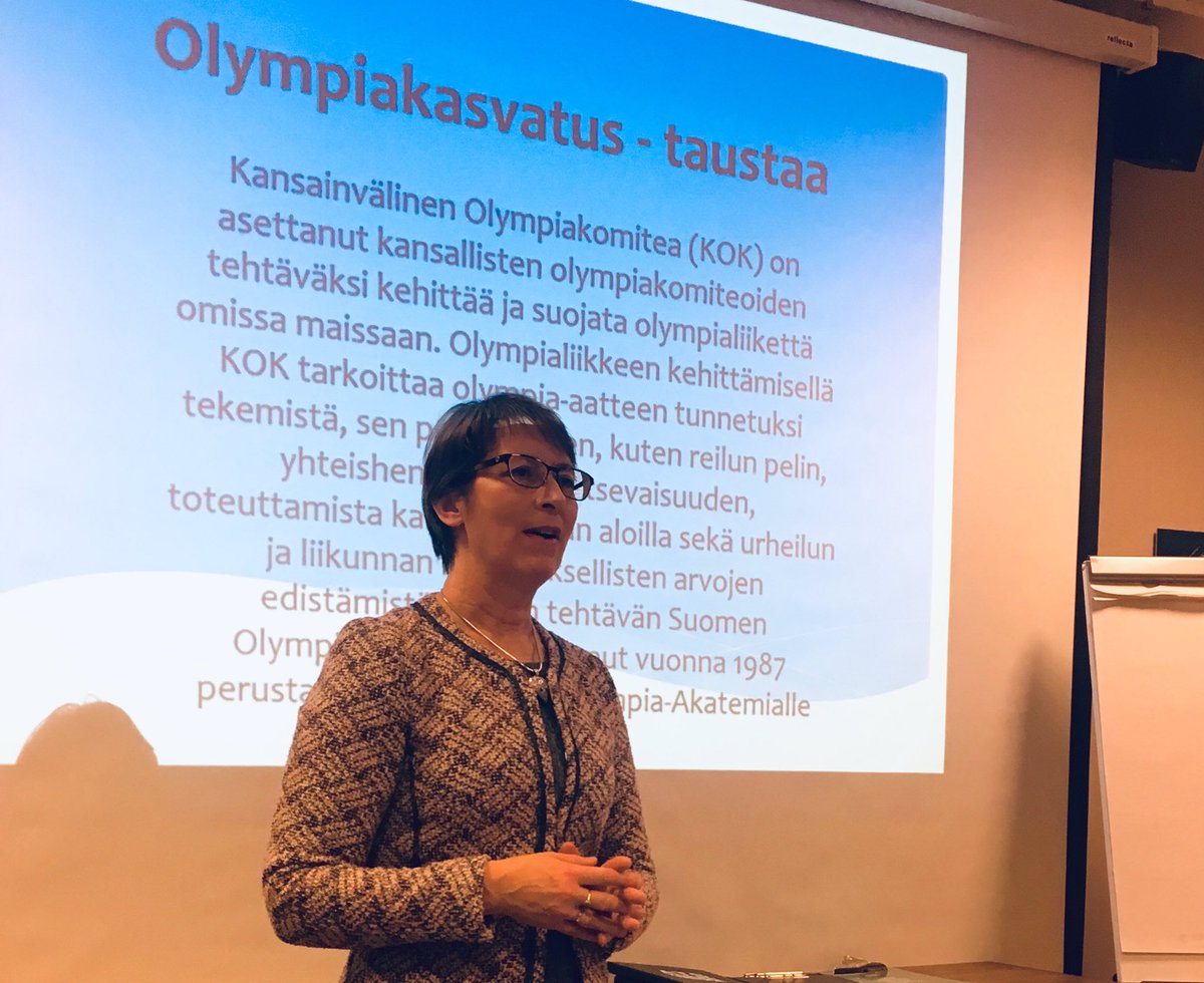 MariaUlvinen's tweet photo. Tänään aiheena #Olympiakasvatus : urheilun etiikan, reilun pelin ja väkivallattomuuden edistäminen ja nuorison kasvattaminen urheilun kautta. #olympiakasvatus #olympiccharter @SariEssayah https://t.co/U35M2qSsFC