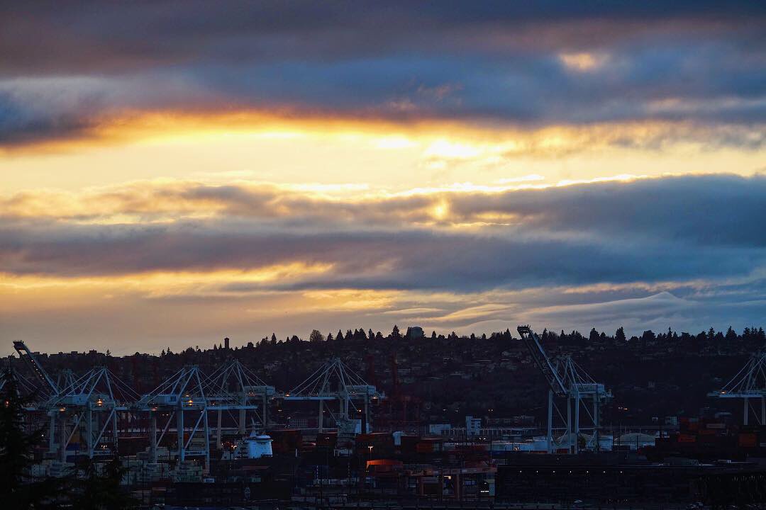 Seattle sky was ablaze 🌆🔥