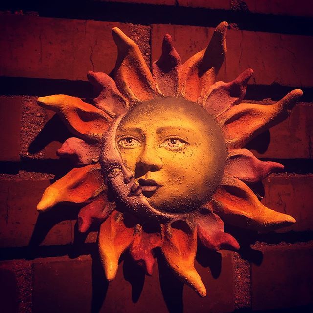 sol_landerman's tweet photo. ~El Sol 🌞 / La Luna 🌝 . “There' s a duality in myself, and it's also what I try and instill in my roles.” —Juliette Lewis #thespythoughts #shineonyoubeautifuldiamond #dualityreality ✨ ~ https://t.co/TfWboqMtTP https://t.co/Cz0nWulDuO