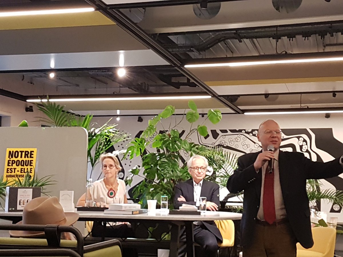 ThomasBarbelet's tweet photo. #audace rencontres enrichissantes organisées par @OlivierSaguez autour de parcours audacieux avec Guillaume Poitrinal, Cyril Aouizerate, Scarlette Chavinier et Juan Arbeleaz. https://t.co/2D8UMu51VX