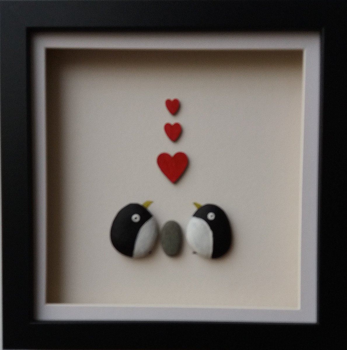 KateBeinder's tweet photo. Valentines Day. New pebble art added to my shop https://t.co/4yDksfZ6Ws #gift #pebbleart #ValentinesDayGift #madeinderbyshire #Sheffieldissuper #chesterfieldis #katebeinderart https://t.co/o1XCdvzcaH
