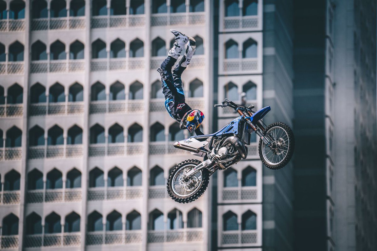 MadeMachines's tweet photo. Moment when @TomPagesFMX Captivated Mumbai.
.
.
.
#redbull #redbullindia #fmx #tompages #yamaha #motorcycle #freestyle @redbull @redbullindia @TomPagesFMX https://t.co/OJgRmw1P3h