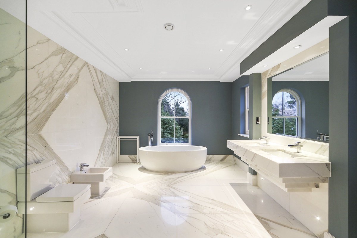 johndwoodandco's tweet photo. This weeks #PrimeProperty is a substantial elegant #doublefronted #Georgian style #house, offering approx. 6,843 sq ft of accommodation set over three floors.
#johndwoodandco #Weybridge #forsale
For more info see: https://t.co/NauulAMVMs https://t.co/JIrUXolQ2s