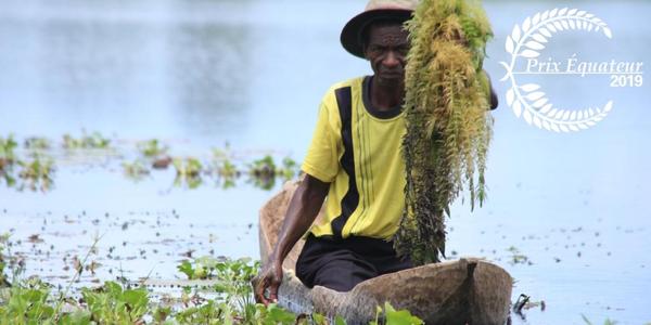 PNUDBenin's tweet photo. L’appel à candidatures pour le #PrixEquateur 2019 est ouvert.

Vous connaissez une action innovante locale pour l’adaptation ou l’atténuation du #changementclimatique ? Soumettez votre candidature pour le #PrixEquateur avant le 26 février ! https://t.co/7lHQENz3gO https://t.co/n7CfmTv3ME