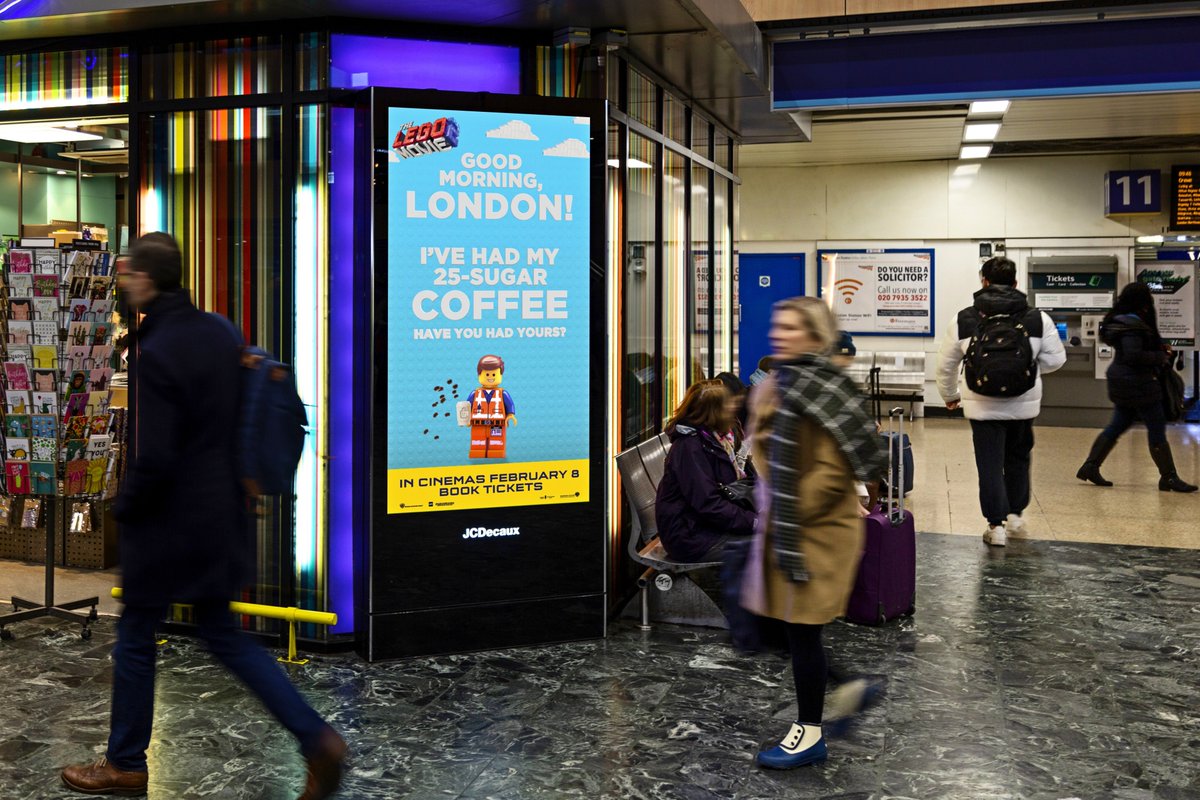 kineticwwUK's tweet image. Here&apos;s Emmet, brightening up Tuesday of #AwesomeWeek for  #TheLEGOMovie2