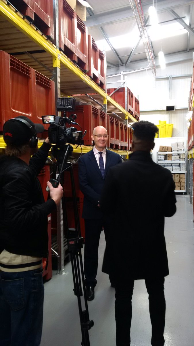 MHRAgovuk's tweet photo. Last week we met with @Noel_Phillips to discuss the dangers involved in buying unlicensed medicines. Catch our Head of Enforcement Alastair Jeffrey this morning on @VictoriaLIVE @ 10am. For tips on how to stay safe buying medicines online, visit https://t.co/dfG4NWF1ok #FakeMeds https://t.co/J5RybcXy78
