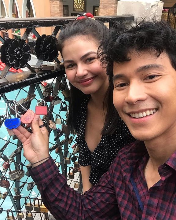 LoversofED's tweet photo. From Bert and #Elise to you💕 Premiere night in Gateway tonight and Showing Tomorrow in cinemas nationwide... @janinegutierrez ligo ka na tapos ako na magdrive satin, wag ka na magdala ng sasakyan 💑💃🏻🕺🏻 - @mr_enchongdee

First love is beautiful hurt ♥… https://t.co/1w4EqhhoqW https://t.co/lDmU8ySEdB