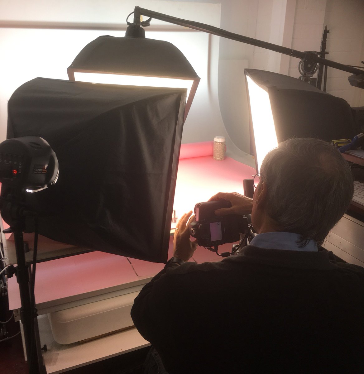 PharmaHygiene's tweet photo. Getting the best angle on some of our new Tri-clover fittings 📸 #stainlesssteel #newproducts #productphotography #triclover #triclamp https://t.co/NSv5vzZvyc