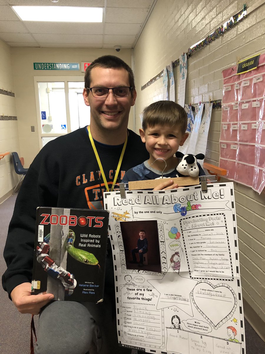 GrahamTeach1's tweet photo. Not only do these two promote healthy habits in our school, but they also promote reading to our students. #Lincoln379 @Mr_T379PE https://t.co/Oi9Kc93pBj