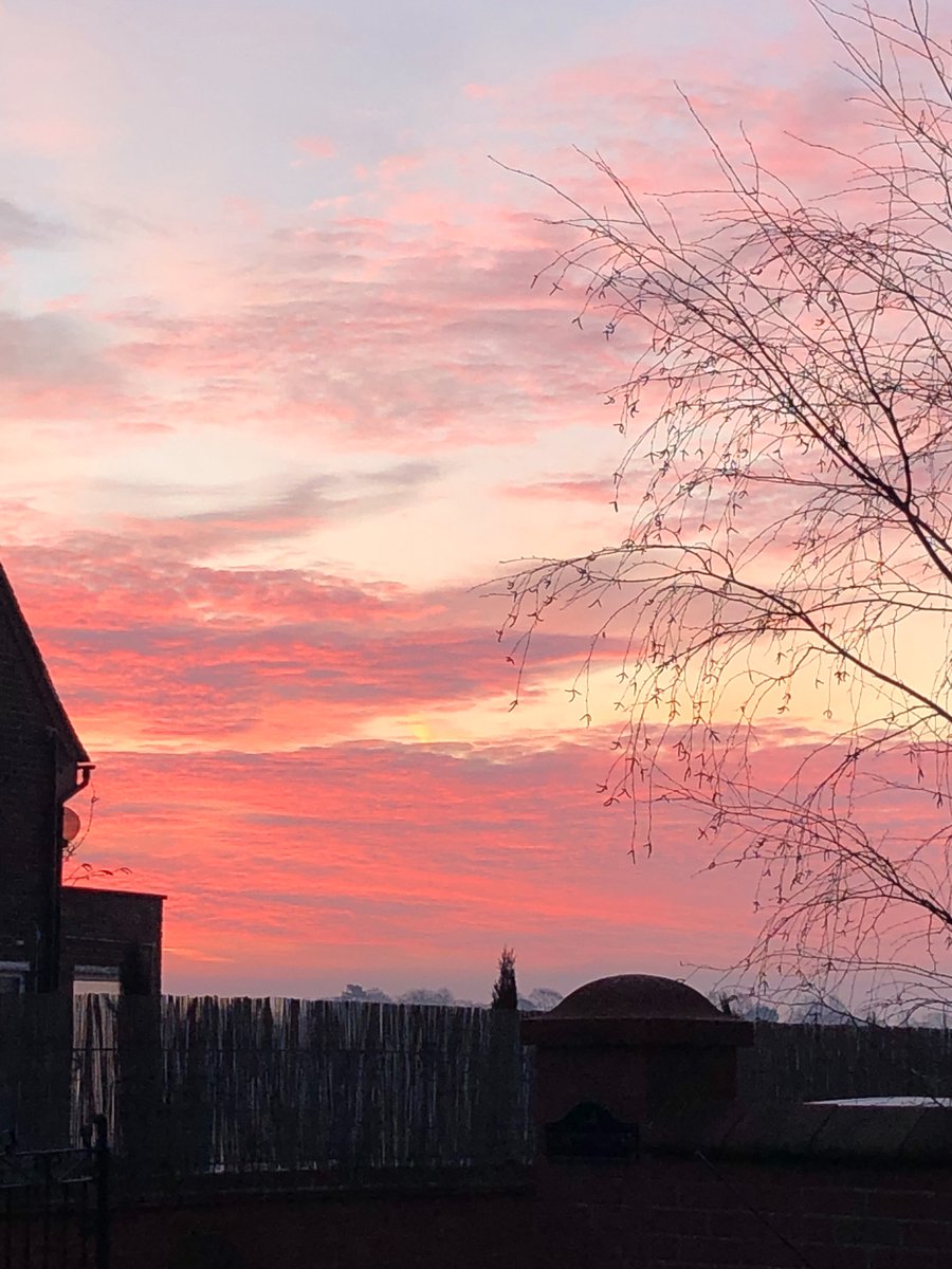 campaignkate's tweet photo. Today will be a good day...My view first thing this morning #BeautifulChester #LoveChester #Sunrise https://t.co/I3DXc364HN