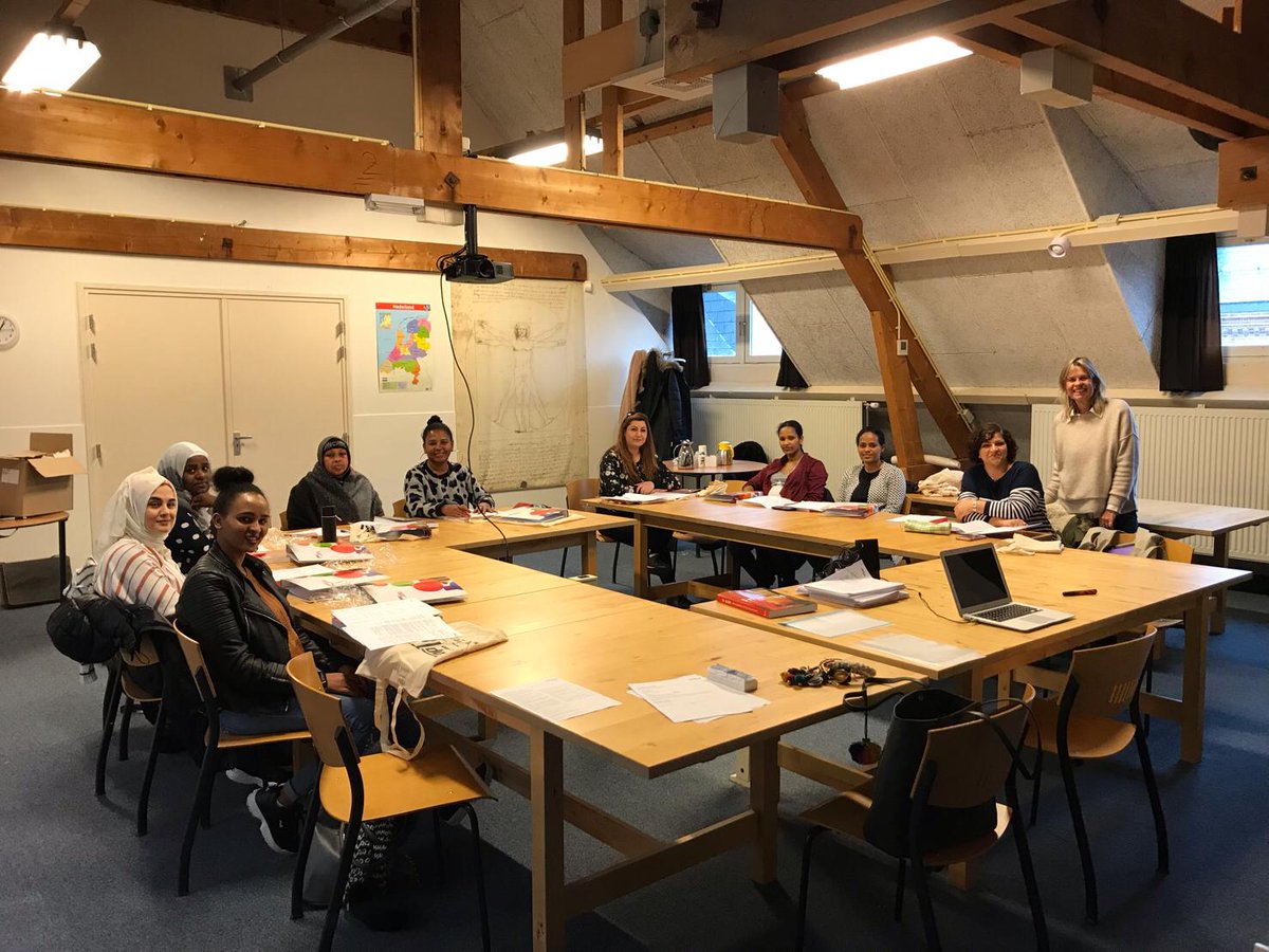 TopTaal's tweet photo. Gisteren is de eerste groep Taaltraject (A2 -B1) gestart in de @GemeenteWeesp. Meer weten? Kijk voor meer informatie op: https://t.co/VfPfbN7C0t https://t.co/P8WpXKCQnC