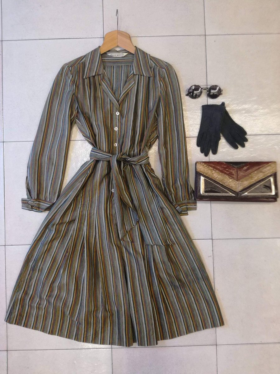 08414aff21ce41e's tweet photo. #maxmara abito in seta anni '70
Davvero chic.
#chooseCharityChic #TemporaryMe #outfit #outfitoftheday #vintage #vintagestyle #charityshop #charityshopfind #abito #seta @maxmara #picoftheday #photooftheday #instagood #puglia #bari #nuoviprogetti a sostegno di @apletionlus https://t.co/NRzajE1klj