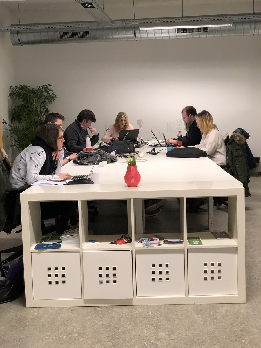 Réunion mensuelle du réseau @cowallonia|<a href="/digitalwallonia/">Digital Wallonia</a> ce matin chez nos amis de @LeanSquare <a href="/coworkingliege/">La Forge LeanSquare - Coworking</a> #Coworking avec un accueil chaleureux à la liégeoise 😊✨👌🏻☕️
