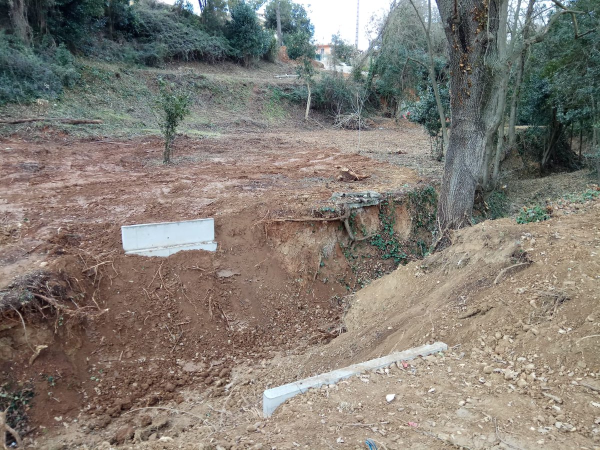 FontCanMoritz's tweet photo. Bon dia #rubicity! Comencem el 2019 amb bones notícies! les obres de restauració de la @FontCanMoritz i el seu entorn, incloent el pont, han començat! ho celebrem i esperem que aviat la ciutadania pugui gaudir d'aquest espai únic de la ciutat! @AjRubi @RubidArrel @BlueHealthEU https://t.co/hKzJkDfTKr