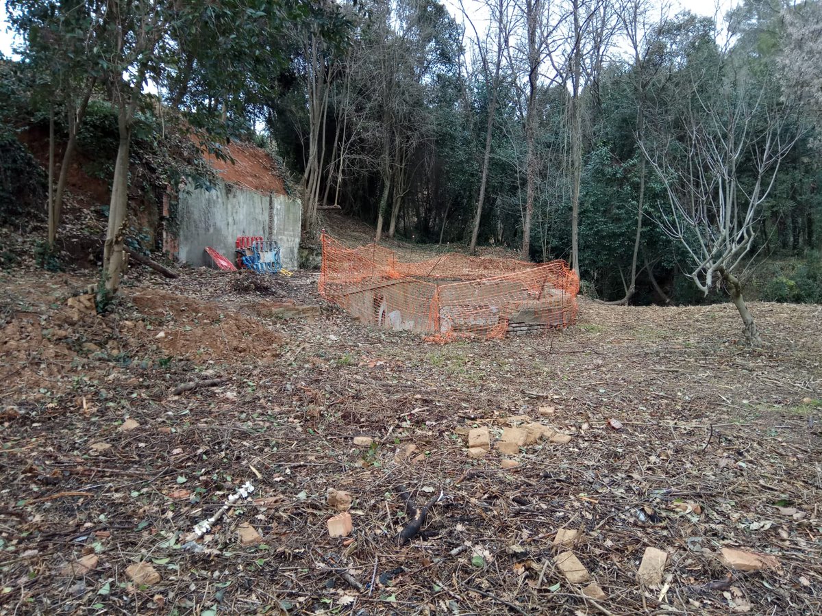 FontCanMoritz's tweet photo. Bon dia #rubicity! Comencem el 2019 amb bones notícies! les obres de restauració de la @FontCanMoritz i el seu entorn, incloent el pont, han començat! ho celebrem i esperem que aviat la ciutadania pugui gaudir d'aquest espai únic de la ciutat! @AjRubi @RubidArrel @BlueHealthEU https://t.co/hKzJkDfTKr