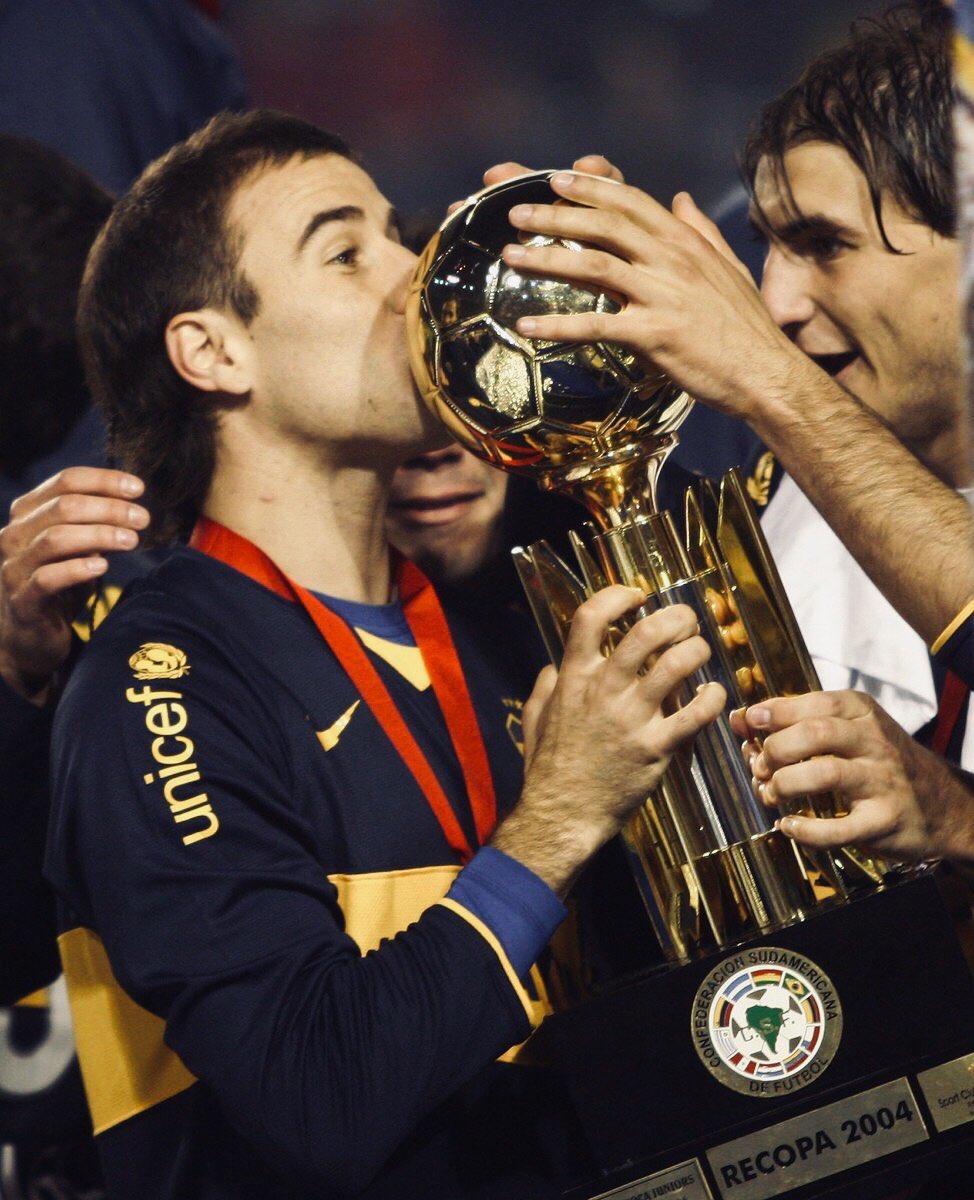 chucossar's tweet photo. Casi el diez por ciento de sus goles en Boca los hizo en FINALES. Un monstruo. Del 2000 para acá, el mejor delantero que tuvo Boca después de Palermo. Super infravalorado. Para mí, ídolo.
Feliz cumple, Pala. Te extraño. https://t.co/kl7Q6EHZHO