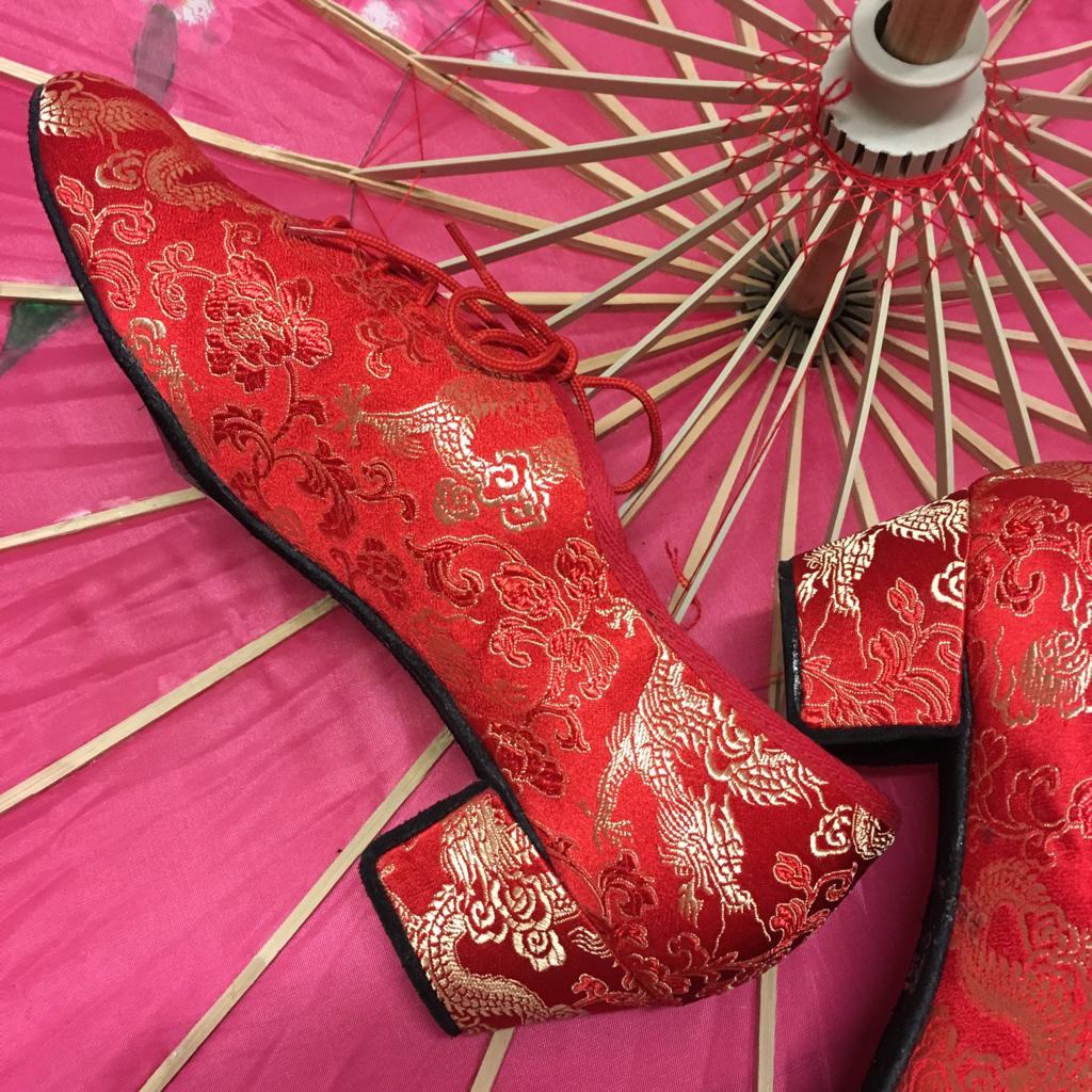 DuoDanceUK's tweet photo. Happy Chinese New Year!! red practice shoes by Freed of London. #chinesenewyear #YearOfThePig #freedoflondon #practiceshoes #danceshoes #latinshoes #ballroomshoes #latindance #ballroomdance #southlondon #multibrandspecialist #hernehill #lovetodance https://t.co/MfIArg5Oqh