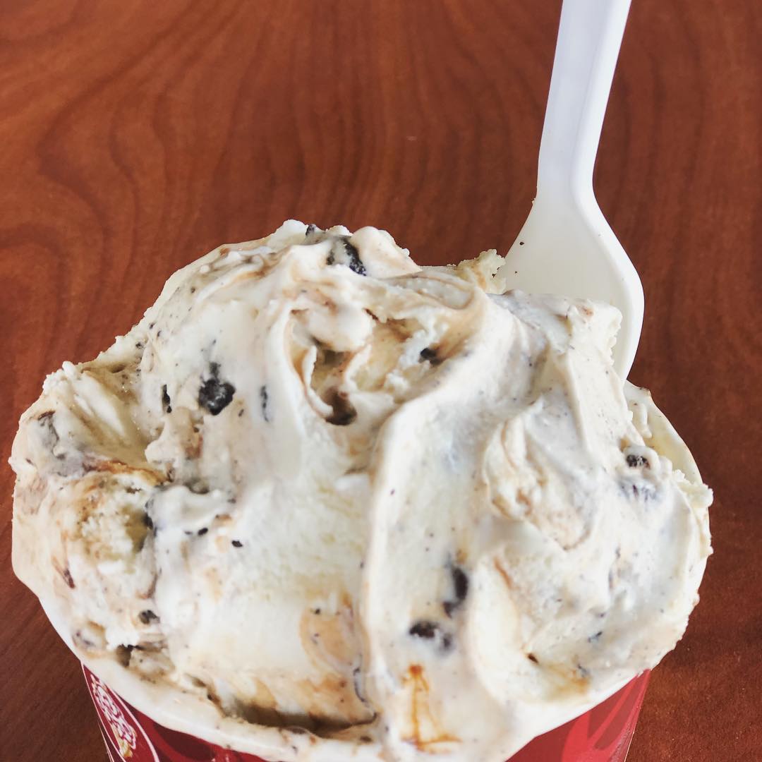 coldstoneng's tweet image. Don't know what to get? Here's a combination idea.

Malted cream &amp;amp; Coffee with cashew nuts, Oreo cookies , fudge then add some waffles for extra crunch.
😋😋😌🤤🤤

#ColdStoneBOGO #coldstoneng