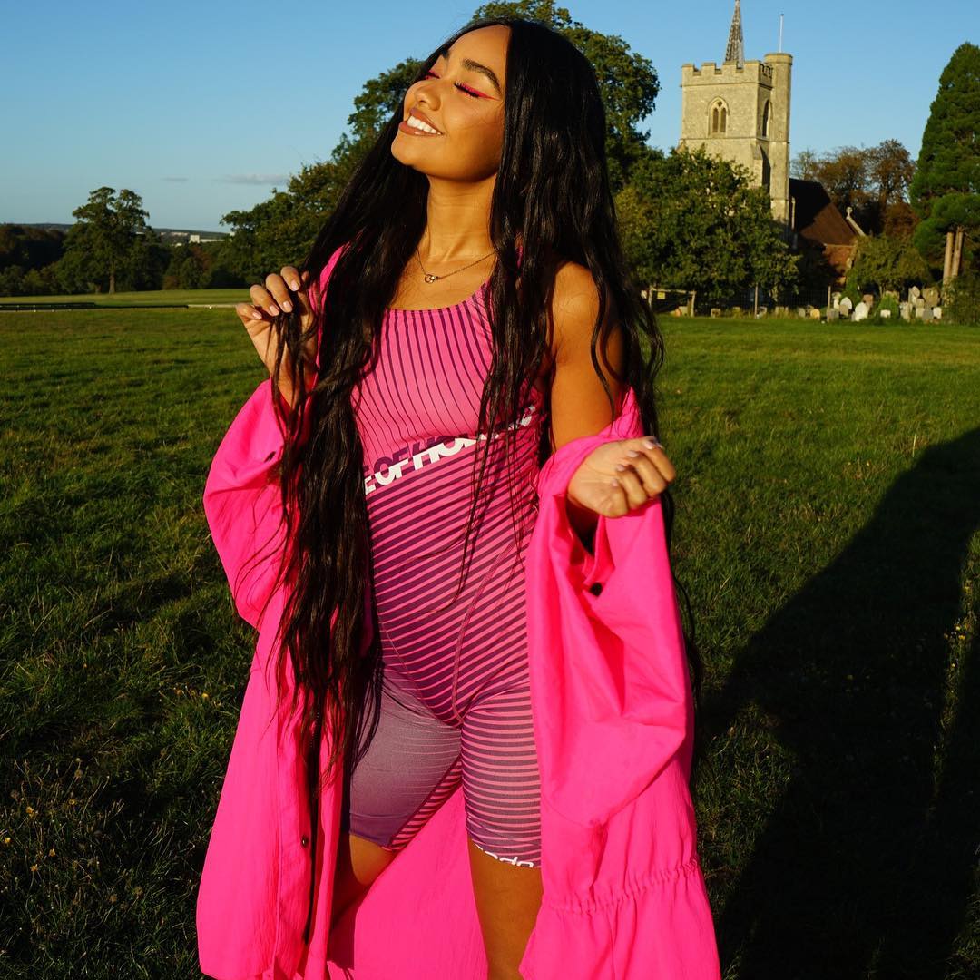 SonyMusicUK's tweet photo. Here's Leigh-Anne having the best time BTS on the shoot for #WomanLikeMe 💖👌🎬

You can now vote for @LittleMix to win British Artist Video Of The Year for 'Woman Like Me' ft @NICKIMINAJ at the #BRITs 2019 💖

🗳 To vote just tweet using: #BRITVIDLITTLEMIX

RTs don't count https://t.co/zndJspqivn