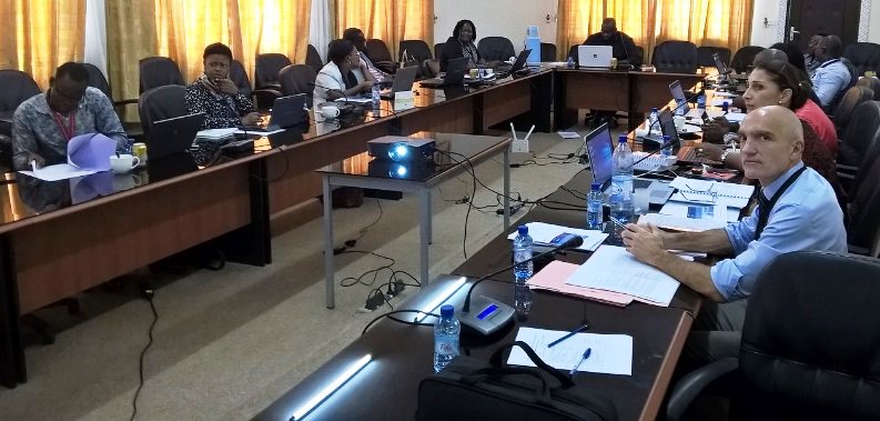 CoopSecuDefense's tweet photo. [Bénin] Atelier à Cotonou 🇧🇯 d'aide à la rédaction des textes de sûreté pour l’aviation civile béninoise ✈️
👉 dispositif "sûreté" appuyé par l'expertise technique de #CRASAC #DCSD et le coopérant 🇫🇷 sur zone. https://t.co/ocHopkl2d4