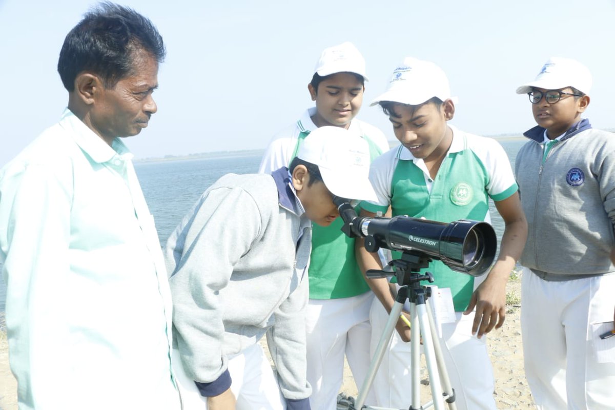 Guided tour of Wetland for school students on the occasion of World wetland day on 2nd February 2019 <a href="/ChiefForests/">Chief Conservator of Forests Wildlife, Junagadh</a> <a href="/drrajivguptaias/">Dr Rajiv Kumar Gupta IAS (Retd)</a> <a href="/HoffPccf/">PCCF & HoFF, Gujarat State</a>