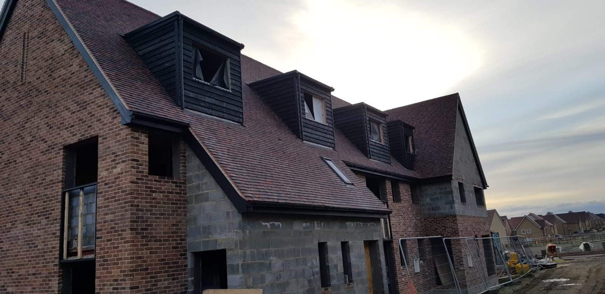 👌 Another project complete using Imery Plain Tiles. For quotes &amp; advice contact us here 👇
rooferschelmsfordmsc.co.uk

#roofer #rooferchelmsford #roofingchelmsford #newbuilds #rooftop #constructionuk #roof #plaintiles