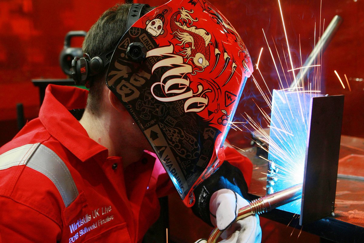airproductsuki's tweet photo. #WeldingColleges - Applications for the the UK's national #welding competition are open. Enter your #traineewelders so they can show off their #MMA, #MIG, #MAG &amp; #TIGwelding skills? Go to https://t.co/muDU3iYBdF #Skillweld #engineering #UKmfg #fabrication #metalwork #apprentices https://t.co/zOYTIQe5TA